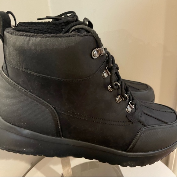 Ugg Finnick Wool Paneled Boot Men’s size 11.5 NEW - Picture 8 of 10